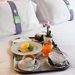 Hotel The Caesar